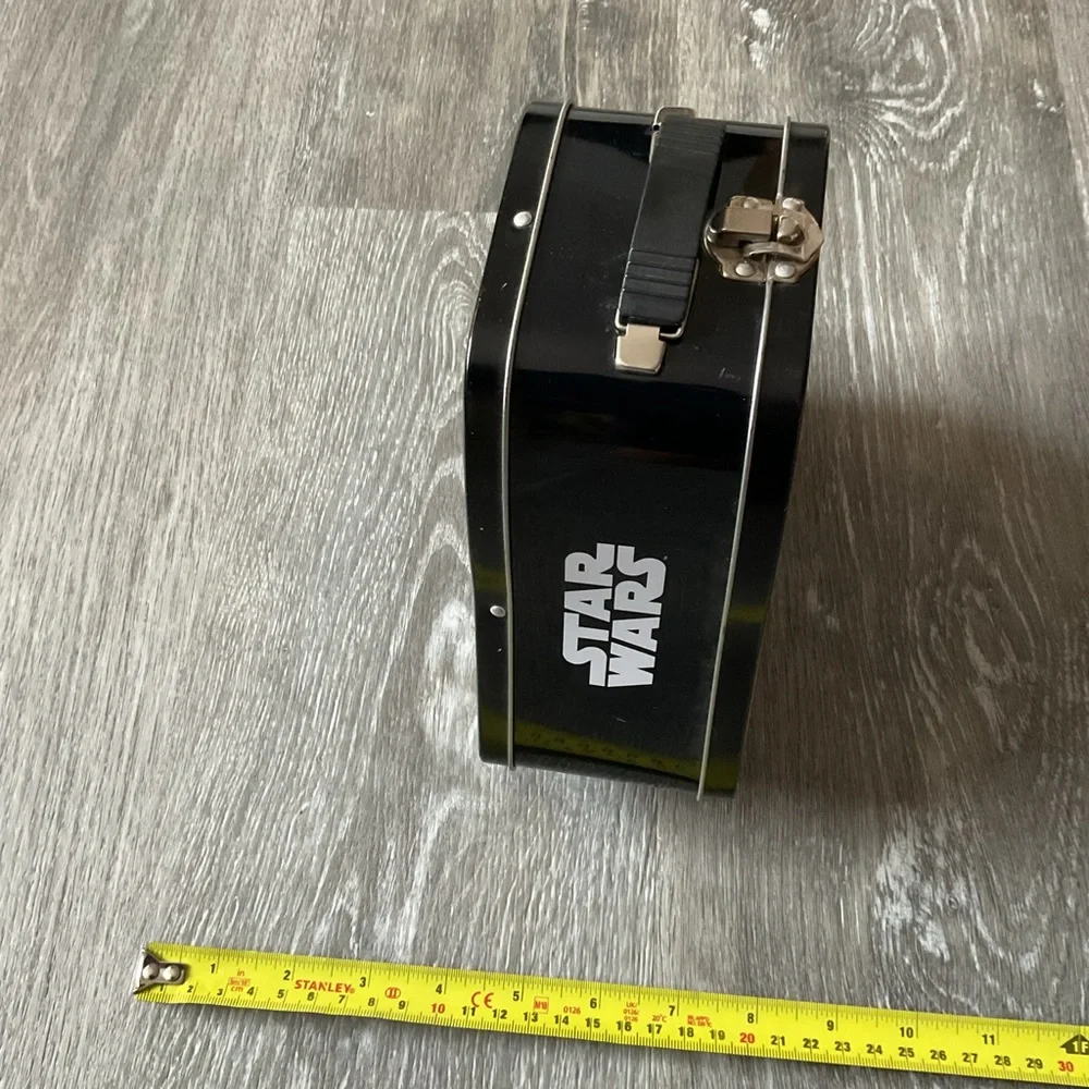 Vintage 2001 Star Wars tin box